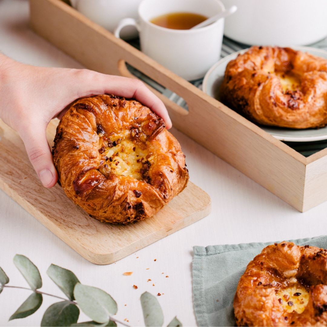 Crown Pastry, Vanilla & Hazelnut, Frozen Bridor 90g x 104 Albion