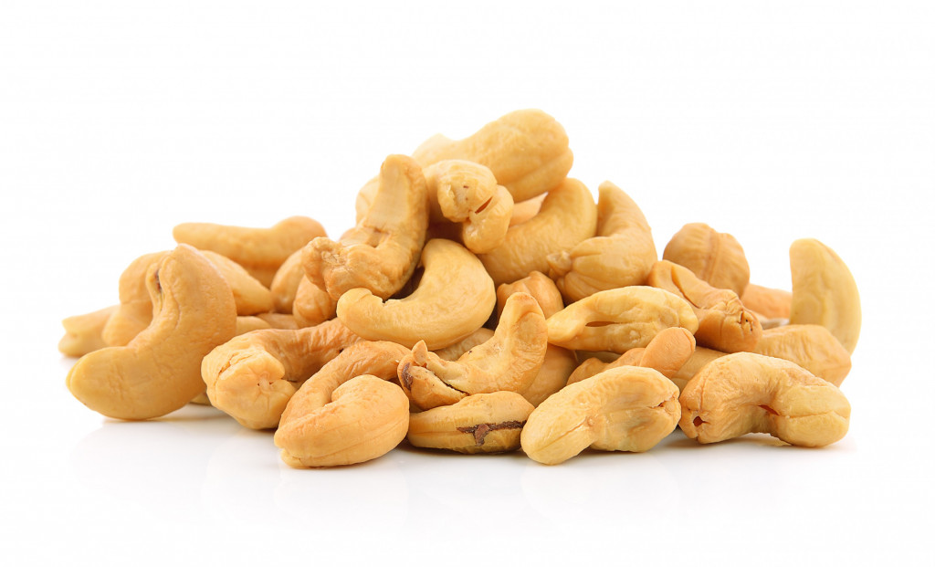 Cashews Whole 1kg Albion Fine Foods Ltd.